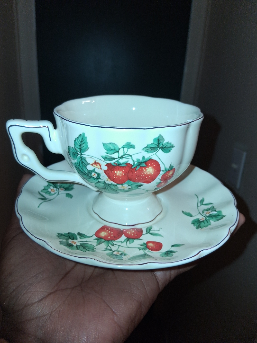 Vintage Strawberry Pattern Ceramic Tea Cup & Saucer Set 2-Piece White Red Green